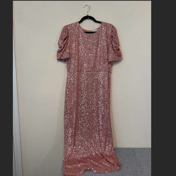 IVY CITY CO - Starling Pink Sequin Dress - Picture 2 of 7